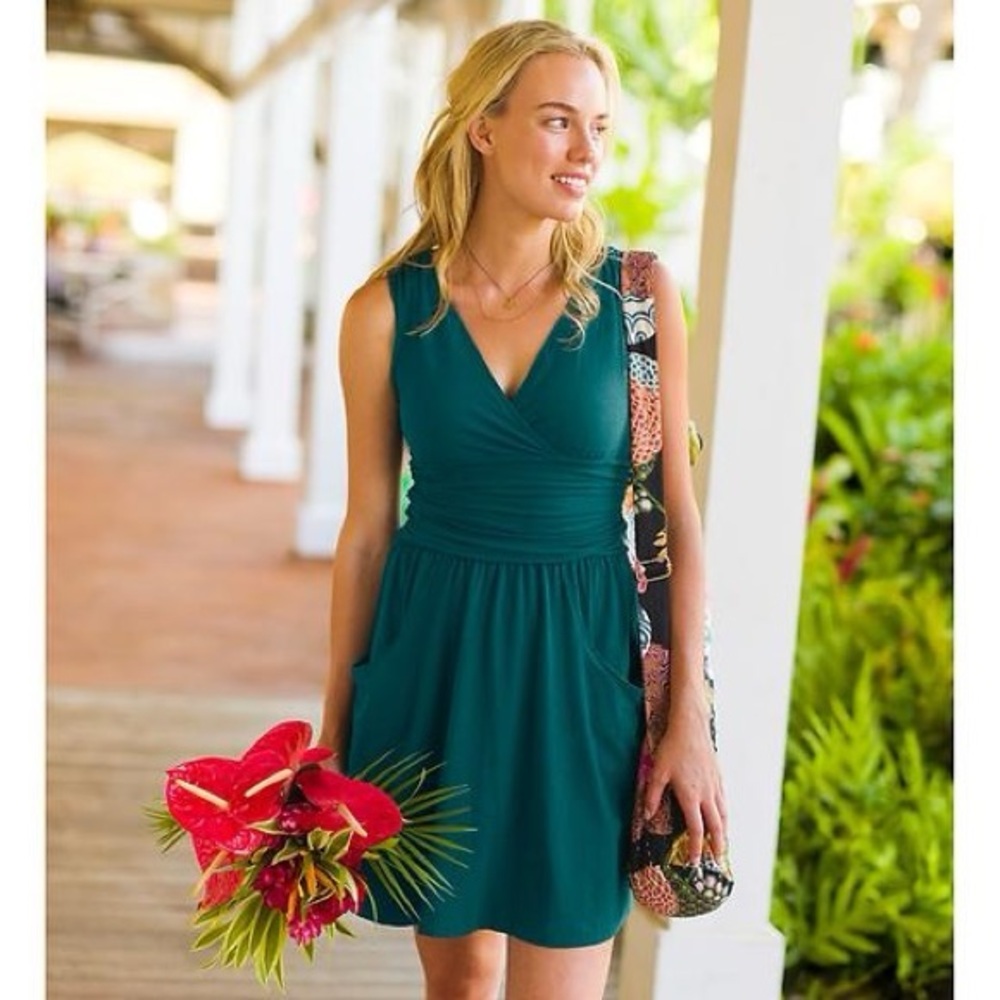 Athleta Jura Dress in Olive Sz Medium